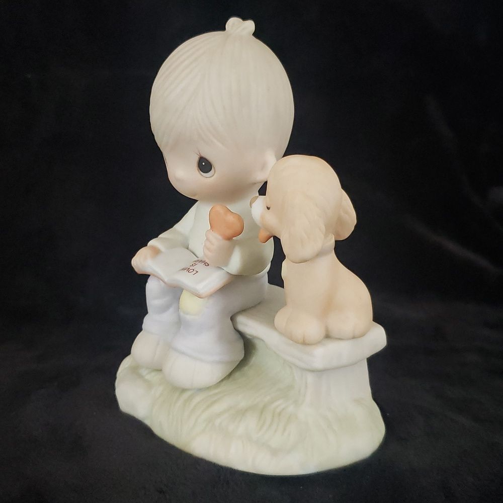 Vintage Precious Moments "Loving Is Sharing" Figurine E-3110/B (1979) - Picture 2 of 7